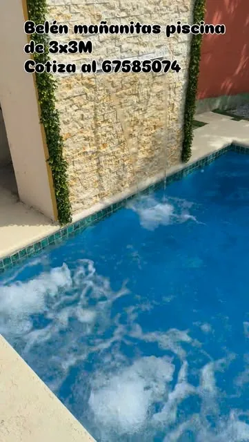 Piscina de 3x3 metros en Belén con cascada de pared.